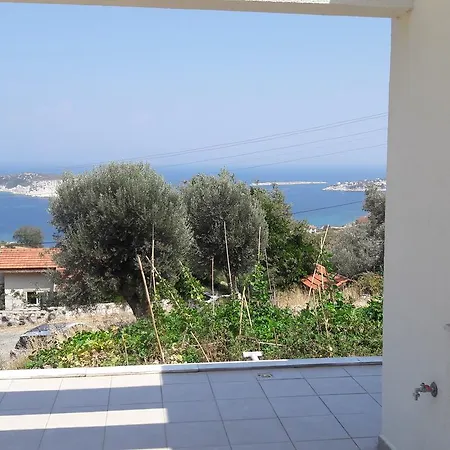 Bed & Breakfast Bizim Ev Karaburun